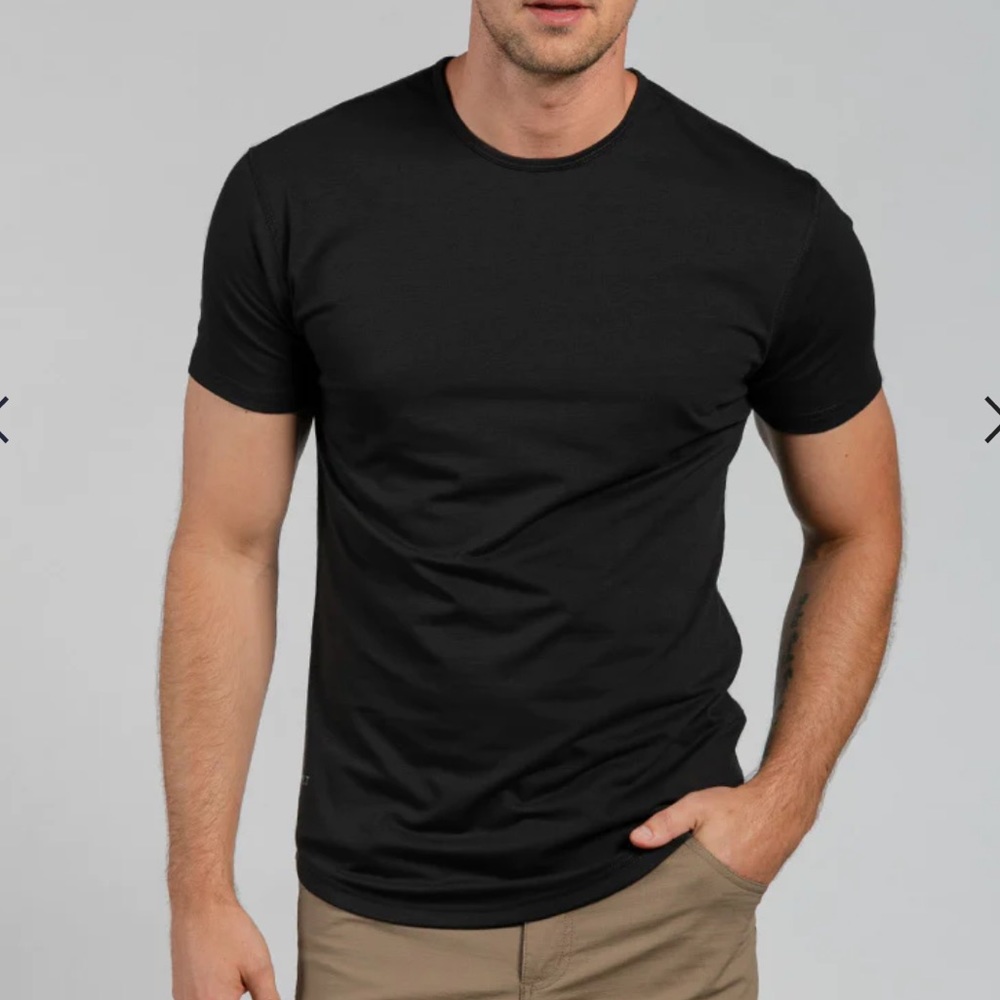BYLT Black Wide Neck Lux Short Sleeve Performance Shirt Men’s Small